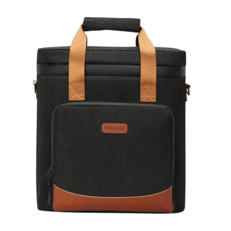 Bolsa térmica preta com isolamento térmico, com detalhes e alças em couro bronzeado.