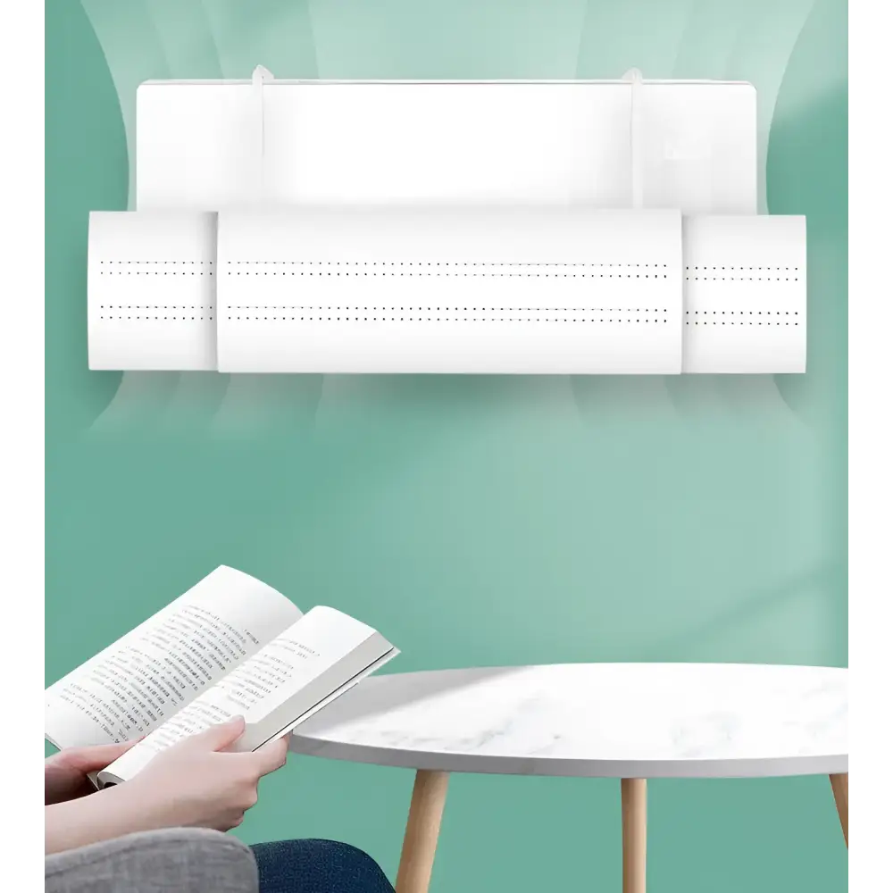 Sofá ou poltrona branca com linhas limpas e minimalistas.