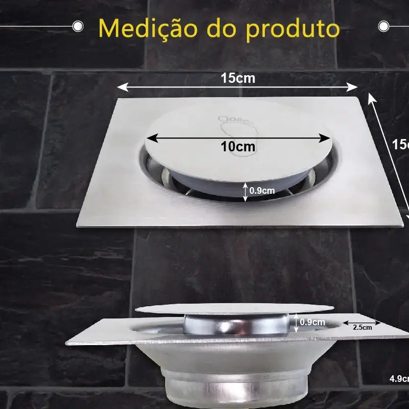Tampa ou grade de drenagem metálica curva com anotações de medição.