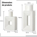 Vasos geométricos modernos de cerâmica branca com recortes retangulares e desenhos em degraus.