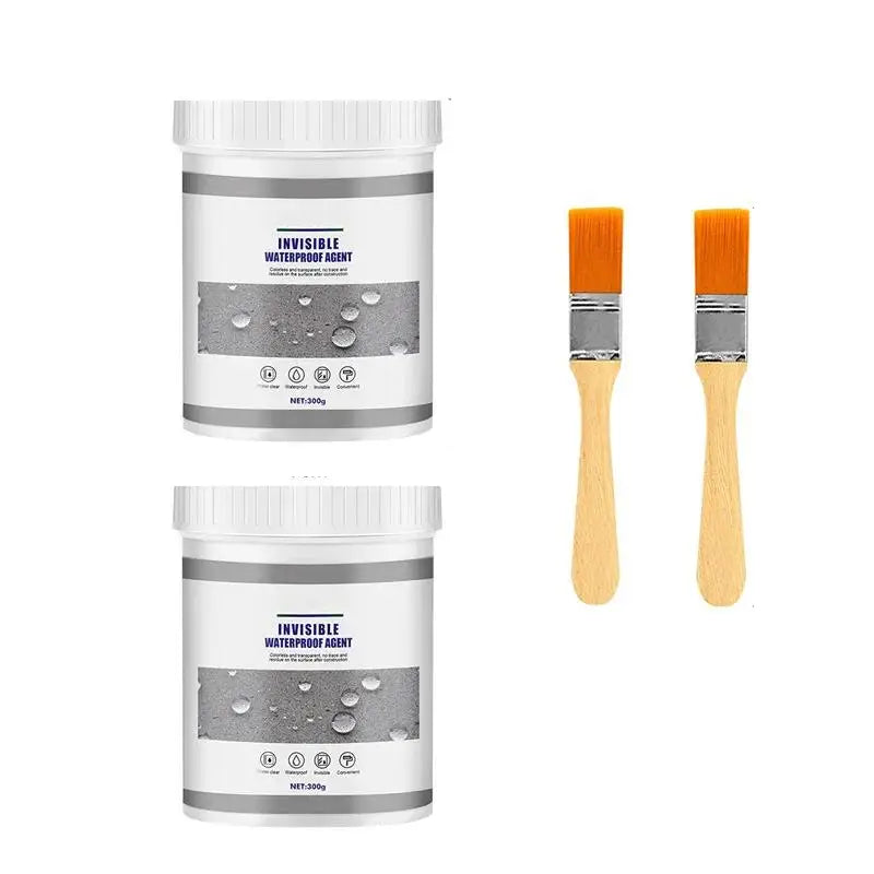 Recipientes de selante ou tinta à prova d’água com dois pincéis de aplicação.